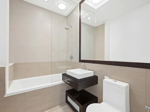 11 East 36th Street image 4 of 4