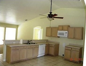 3rd image of 668 SE Clifton Ln