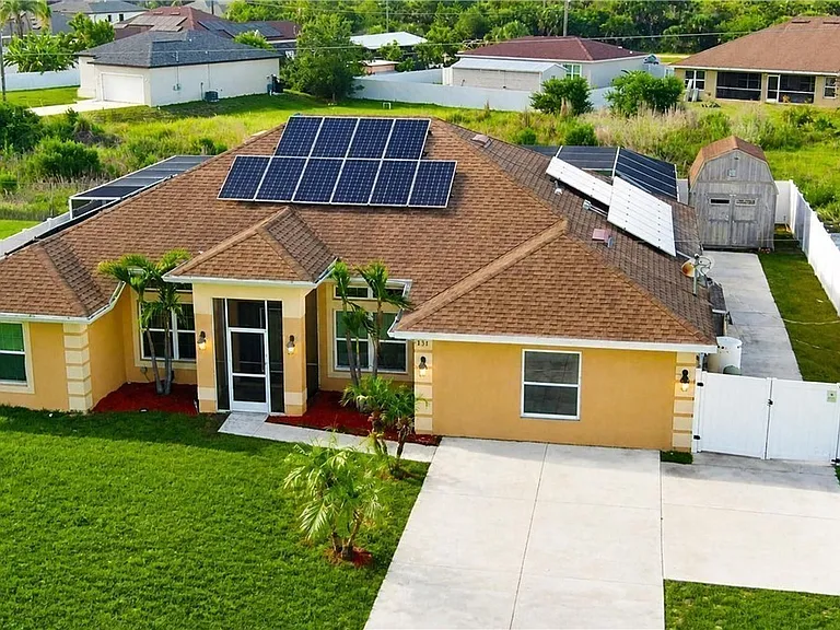 432 Willowbrook Dr — Photo 1