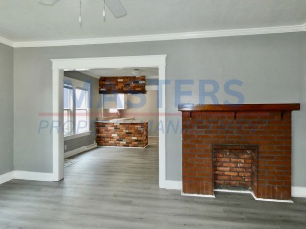 1702 Hurd St