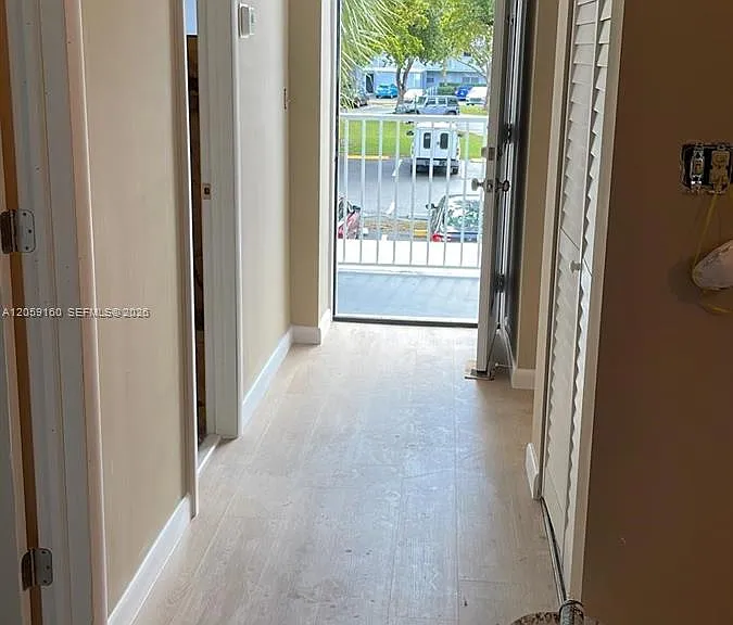 120 Royal Park Dr #2D — Photo 6