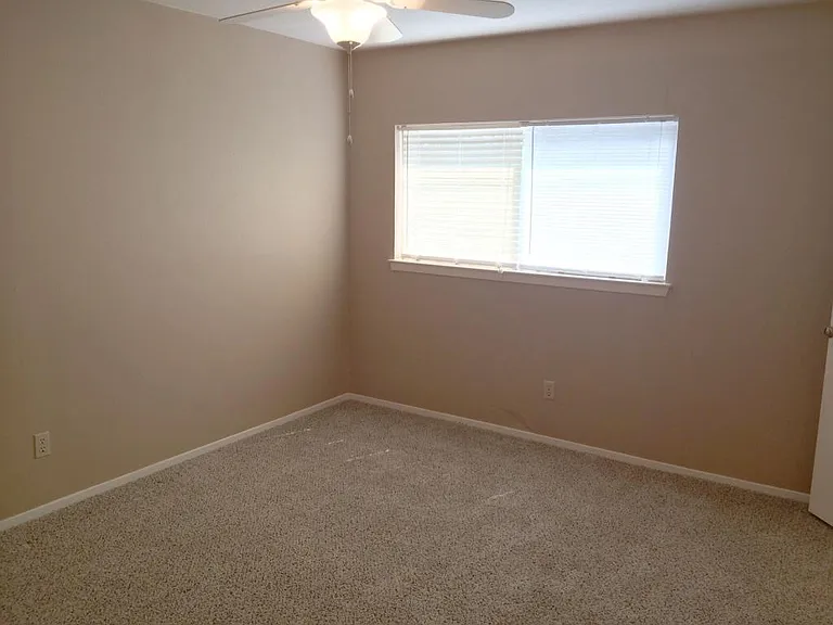 1104 Welsh Ave #D — Photo 7