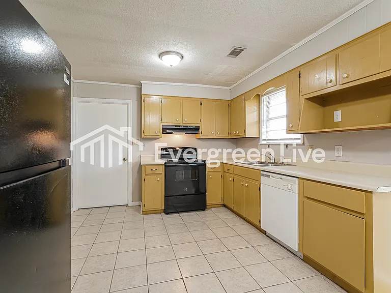 524 Sandy St — Photo 6