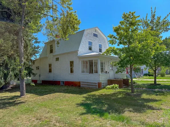 208 W Washington St, Coleman, MI 48618