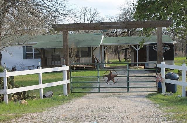 1st image of 297 Sandy Oaks Dr