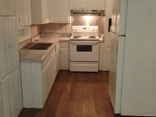 1950 Dirk Dr, Macon, GA 31217