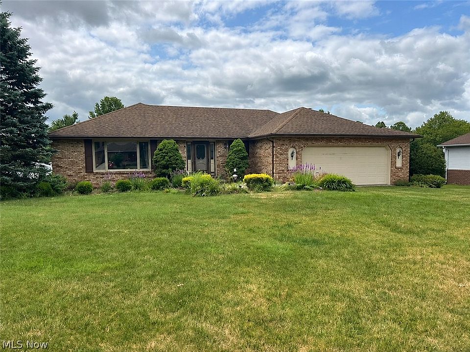 1st image of 9761 Applewood Dr