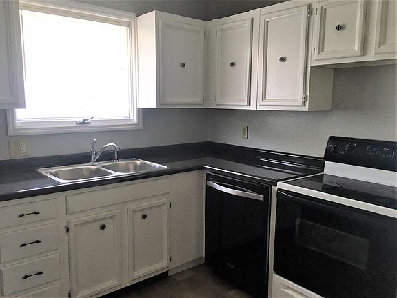 5th image of 1315 Longfellow Ave