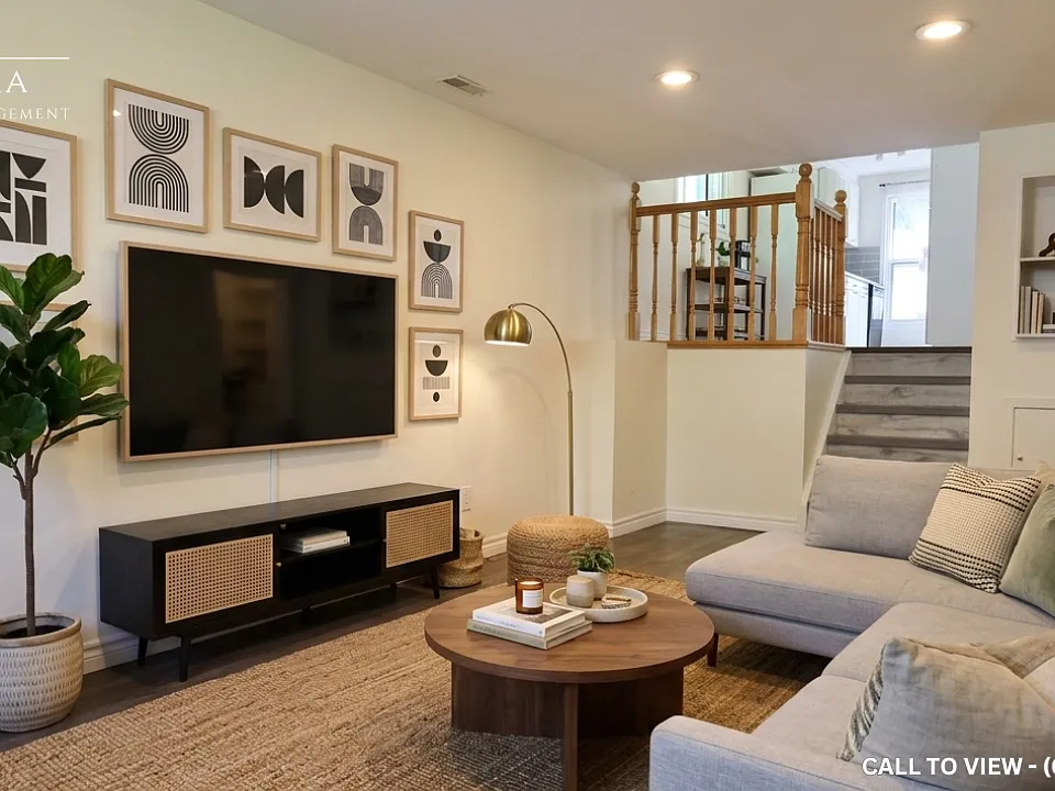 508 Pinetree Cres