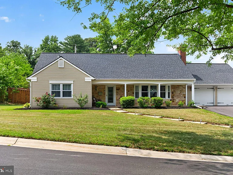 12420 Seabury Ln — Photo 43