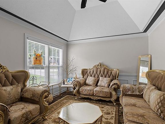 4th image of 7007 Lakeshore Dr