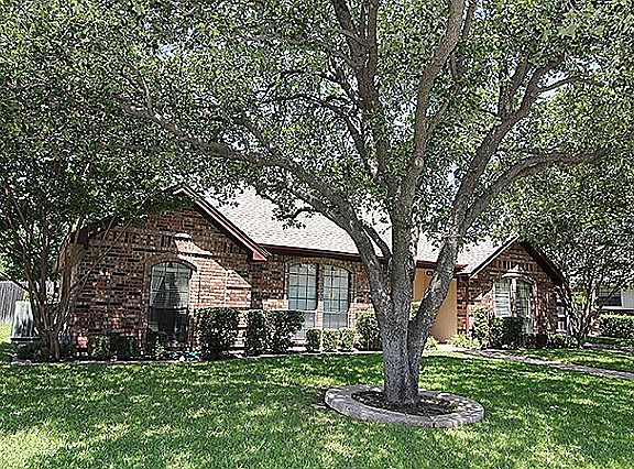 2nd image of 4629 Hillside Dr
