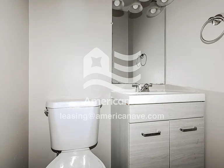 820334_010_main_bathroom_10.jpg