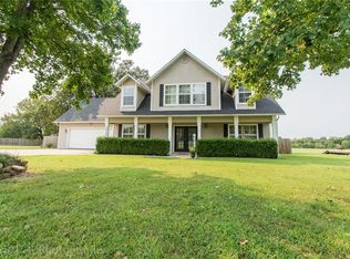 3313 W Mount Comfort Rd, Lowell, AR 72704