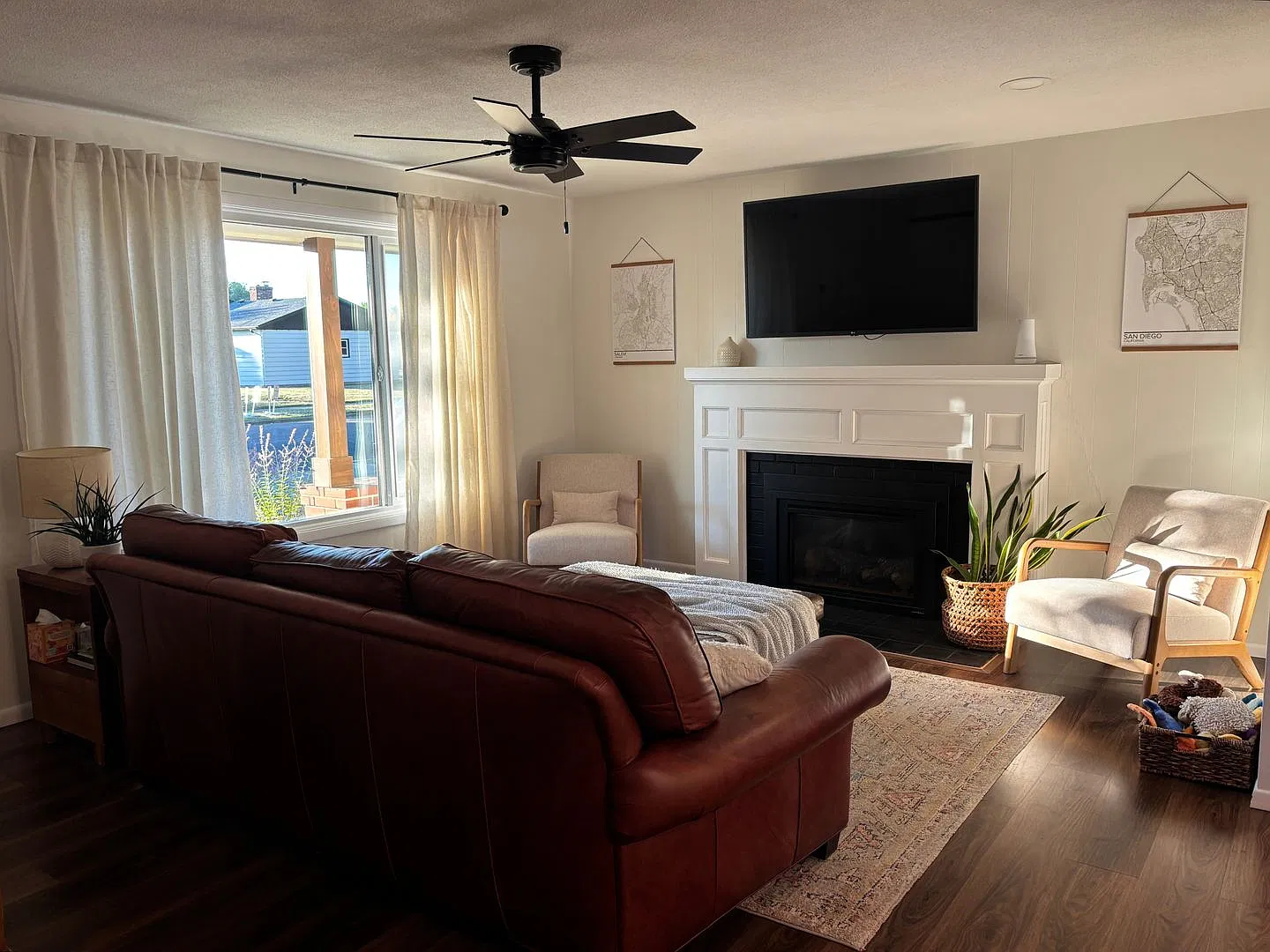Beautifully Remodeled 3 Bedroom 1 Bathroom Home! — Photo 3