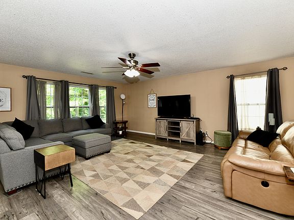 3rd image of 336 Legacy Blvd