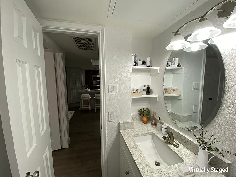 8510 Park Ln #203 — Photo 5