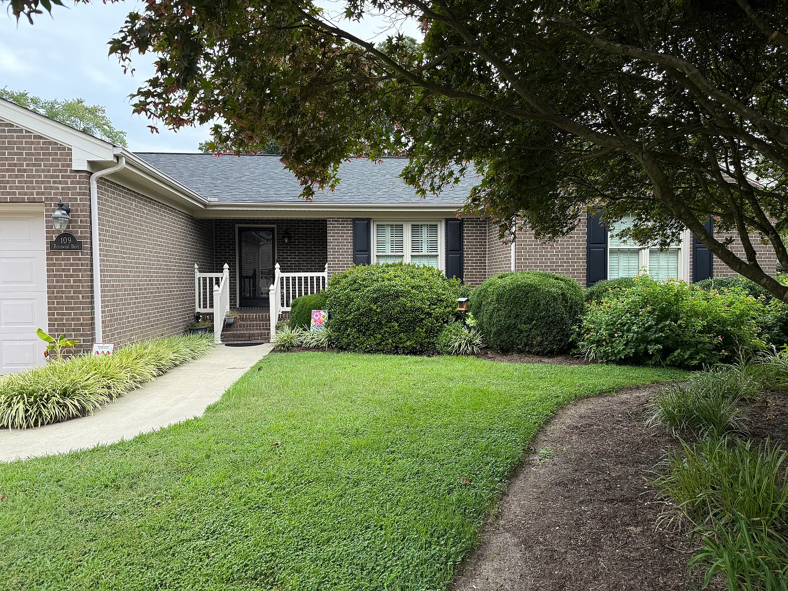 3 bed, 2.5 bath, 1742 sqft, $1,975 — Photo 1