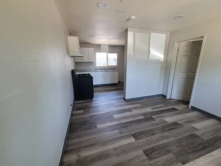 449 S Park St #2 — Photo 2