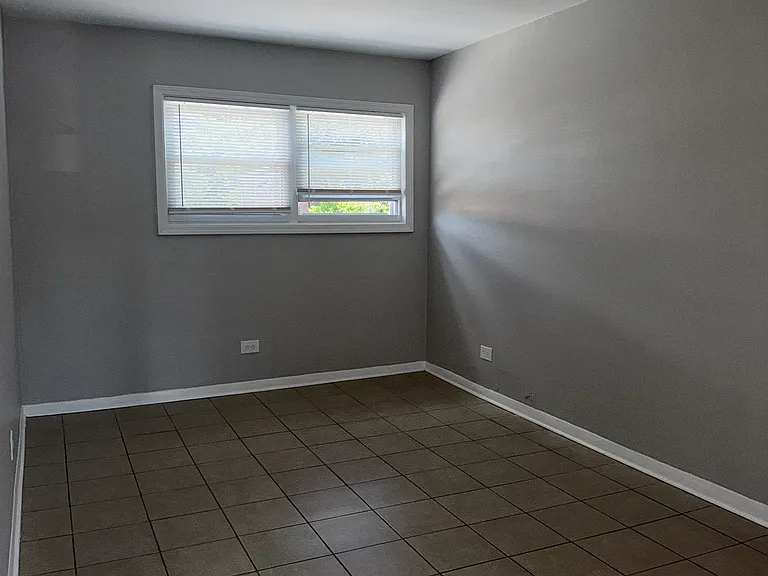 5813 W 35th St #7 — Photo 8