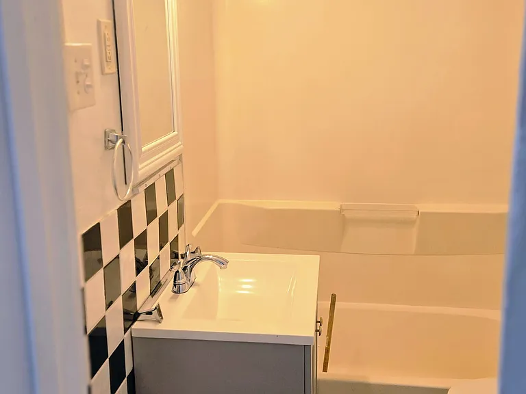 29 Beech St #1 — Photo 14
