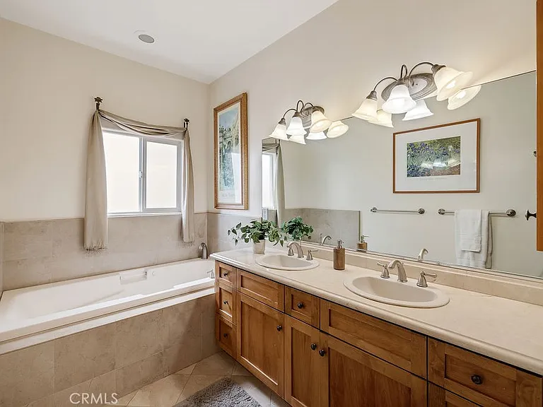 817 Monterey Blvd — Photo 19
