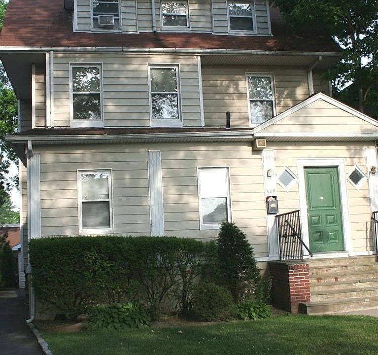 1st image of 689 Gramatan Ave