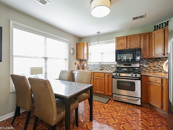 3rd image of 346 Debbie Ln #19217