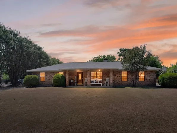 105 Prairie Creek Rd, Red Oak, TX 75154