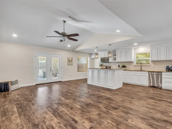 5511 Pawn Ct, Lake Dallas, TX 75065