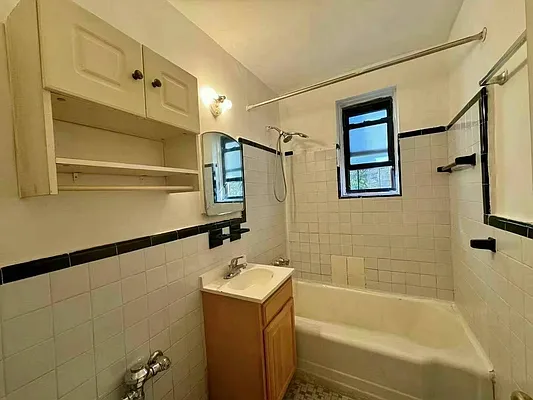 Sold by Winzone Realty Home Inc | media 5