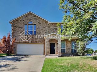 1233 Juniper Ln, Burleson, TX 76028