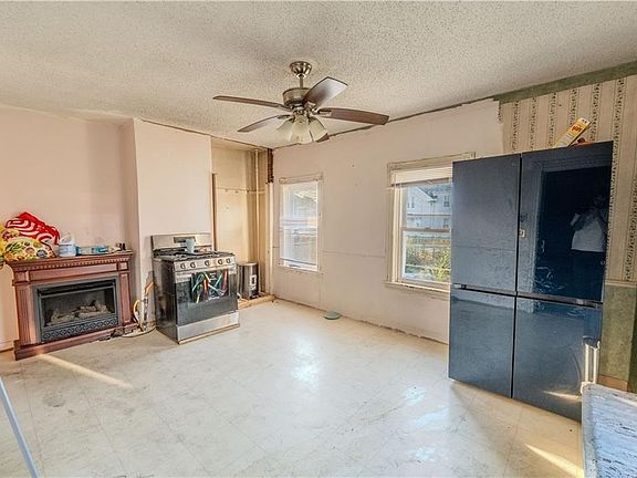 5th image of 117 Gray St