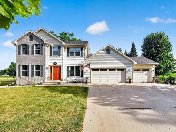 1109 W Milwaukee Street, Stoughton, WI 53589