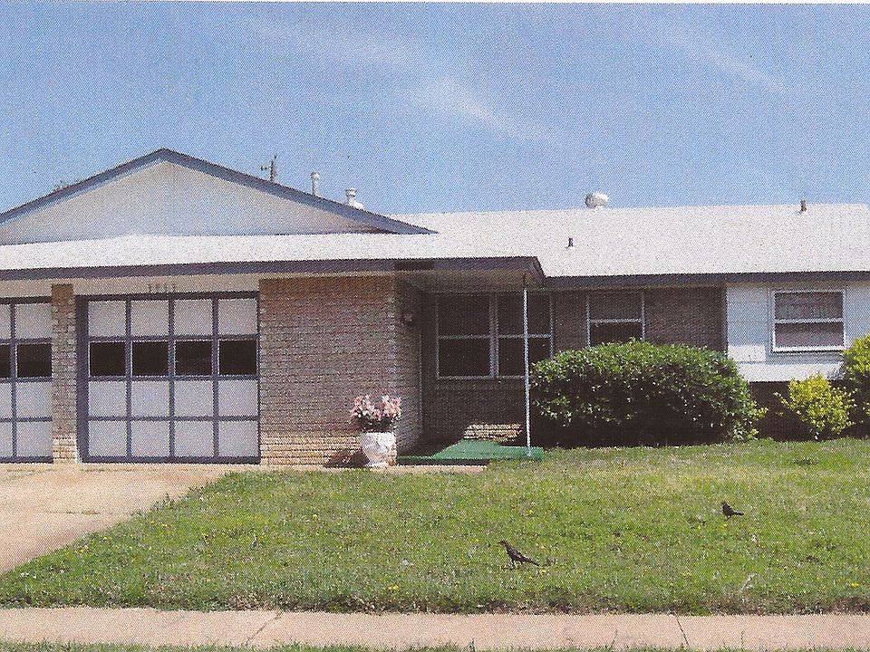 1st image of 3933 SE 14th St