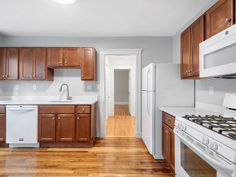 12 Ashland St #1L — Photo 8