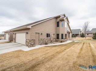 6215 S Monterey Pl, Sioux Falls, SD 57108