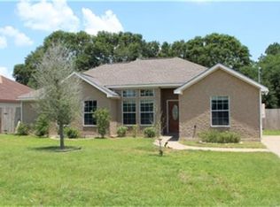 2406 Myrtle St, Waller, TX 77484