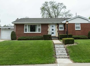 1999 Jeffrey Dr, Dubuque, IA 52001