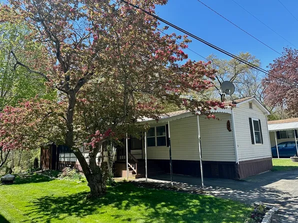 42 Adams Rd Unit 3, Greenfield, MA 01301