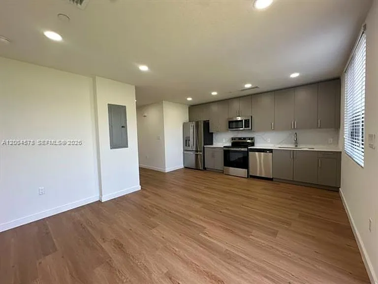12554 SW 194th St #12554 — Photo 7