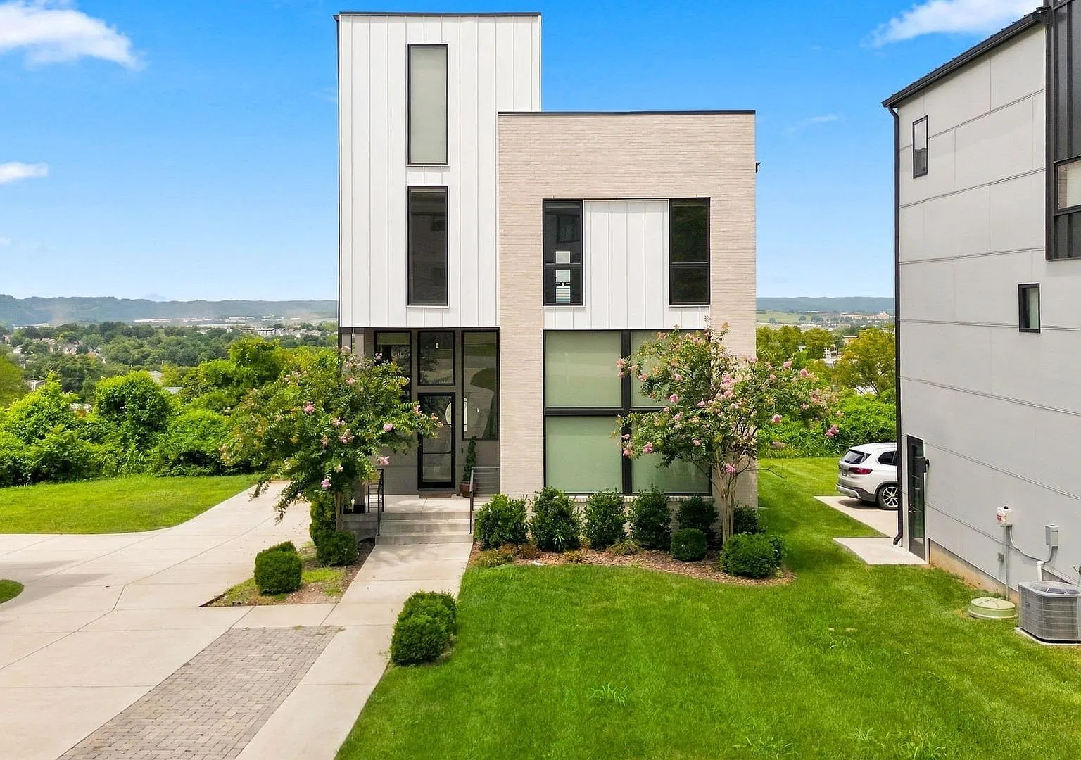 Stunning West Nashville Hilltop Retreat | Rooftop Deck, River Views & Private Elevator — Photo 2