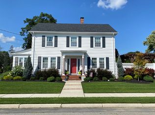 21 Maywood Dr, West Warwick, RI 02893