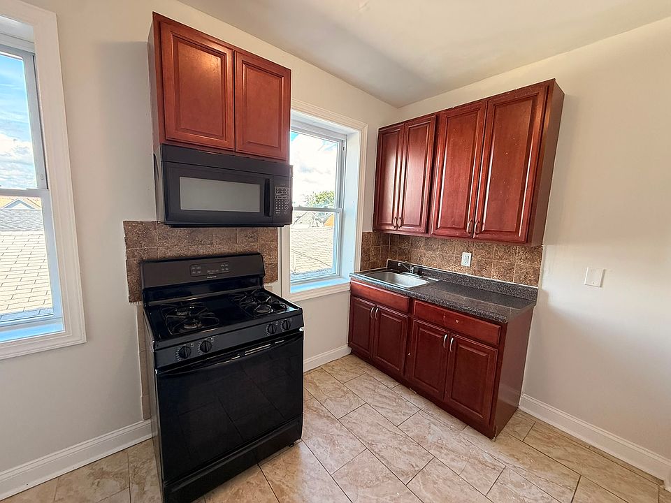 1st image of 161 Bergen Ave #42E