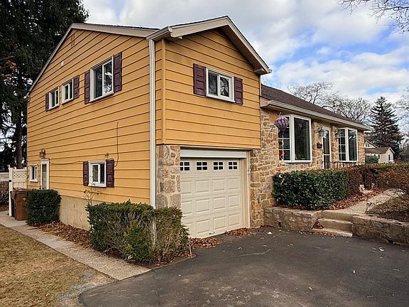 3rd image of 25 Northview Dr