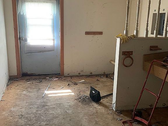 4th image of 56 Clinton St