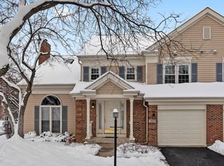 1943 N Charter Point Dr #D, Arlington Heights, IL 60004