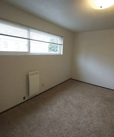 2210 Franklin Ave E (M) Franklin House — Photo 5