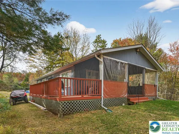 189 Sage Rd, Long Pond, PA 18334