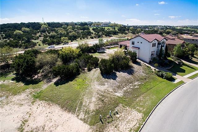 2nd image of 205 Golden Bear Dr